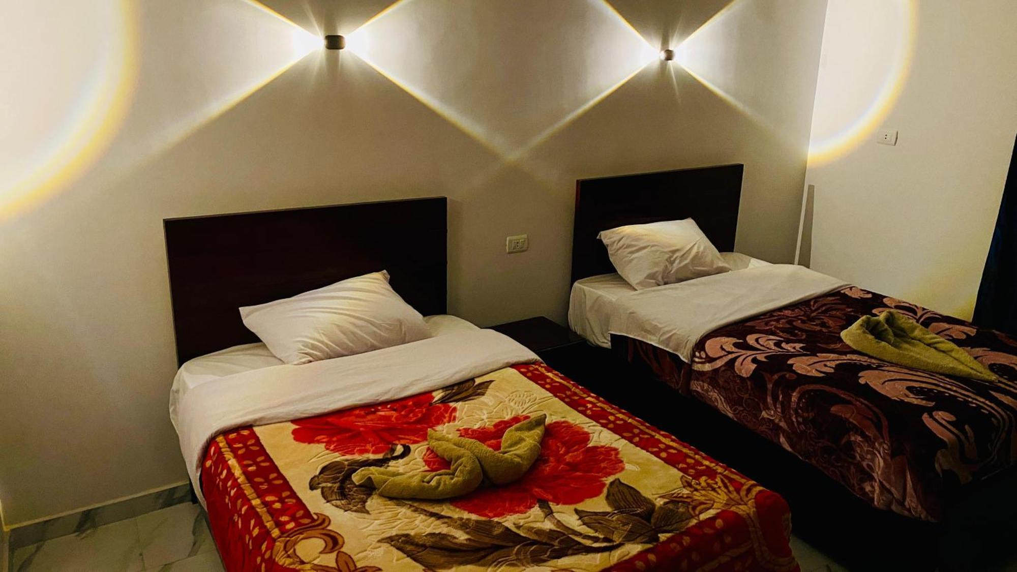 Villa Sun Wing - Guest House Luxor Esterno foto
