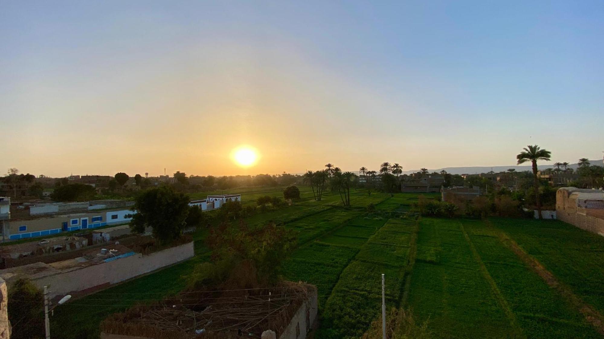 Villa Sun Wing - Guest House Luxor Esterno foto