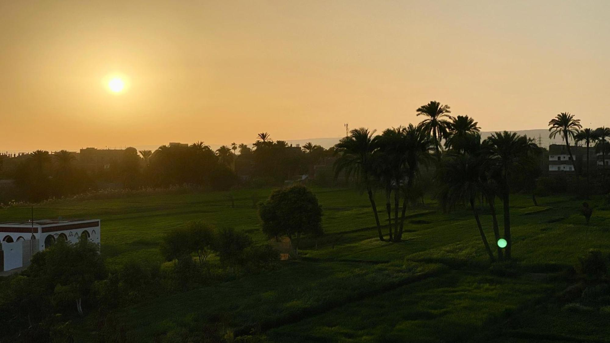 Villa Sun Wing - Guest House Luxor Esterno foto